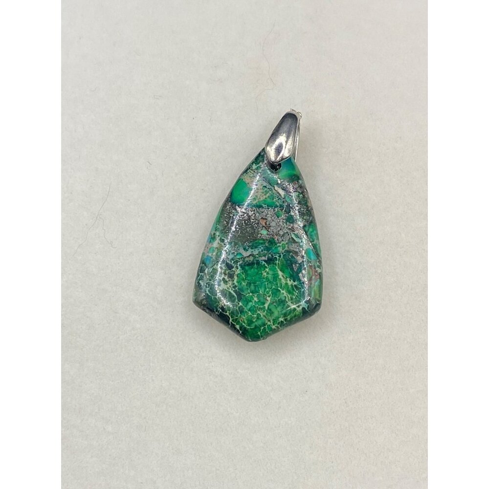 Natural veriscite pendant
